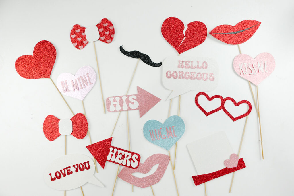 DIY Valentine s Photo Booth Props Free Downloads Dinosaur Mama