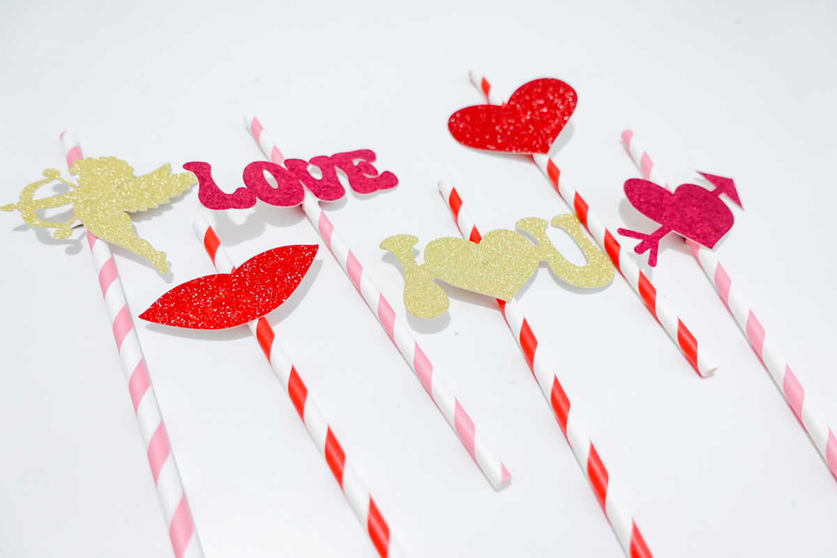 Paper Straw Topper Tutorial How to Make Straw Toppers with Cricut for Valentine's Day - Dinosaur Mama