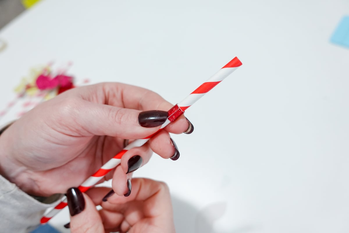 Paper Straw Topper Tutorial How to Make Straw Toppers with Cricut for Valentine's Day - Dinosaur Mama